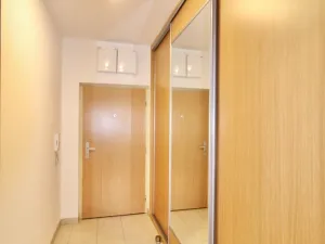Pronájem bytu 2+kk, Praha - Nusle, Kloboučnická, 50 m2