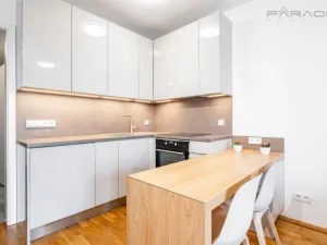 Prodej bytu 1+kk, Praha - Modřany, Mezi vodami, 31 m2