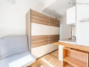 Prodej bytu 2+kk, Praha - Libeň, Zenklova, 30 m2