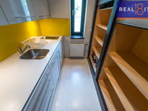 Pronájem kanceláře, Praha, U Hadovky, 400 m2