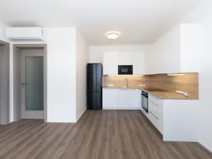 Pronájem bytu 2+kk, Praha - Černý Most, Arnošta Valenty, 43 m2