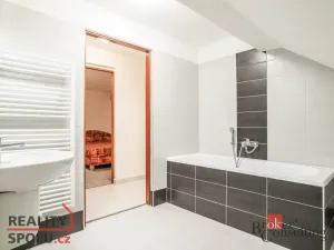 Pronájem bytu 2+kk, Lhotka, 60 m2