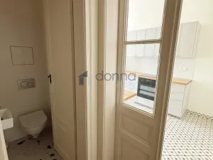 Pronájem bytu 2+1, Praha, Roháčova, 58 m2