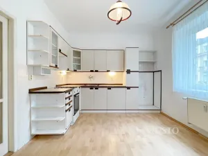 Prodej bytu 1+1, Praha - Smíchov, K vodojemu, 50 m2