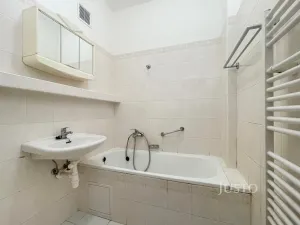 Prodej bytu 1+1, Praha - Smíchov, K vodojemu, 50 m2