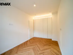 Pronájem bytu 2+kk, Praha - Braník, Branická, 39 m2