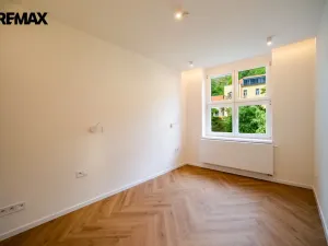Pronájem bytu 2+kk, Praha - Braník, Branická, 39 m2
