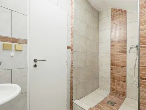 Pronájem kanceláře, Ivančice, Chřestová, 41 m2
