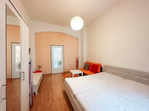 Pronájem bytu 1+1, Praha - Žižkov, Jeronýmova, 30 m2