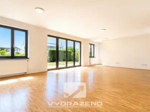 Prodej rodinného domu, Roztoky, 410 m2