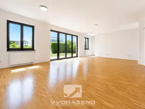 Prodej rodinného domu, Roztoky, 410 m2