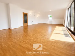 Prodej rodinného domu, Roztoky, 410 m2