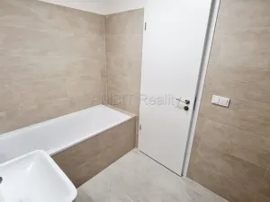 Pronájem bytu 2+kk, Praha - Modřany, Mezi vodami, 70 m2