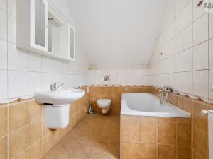 Prodej rodinného domu, Dubí - Drahůnky, B. Němcové, 210 m2