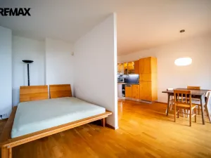 Prodej bytu 2+kk, Praha - Smíchov, Pod Hybšmankou, 53 m2