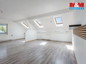 Pronájem bytu 3+kk, Nový Bor, Tržní náměstí, 92 m2