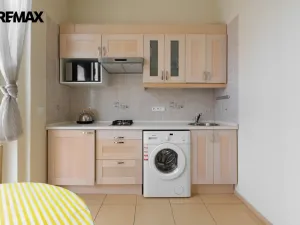 Prodej bytu 1+1, Karlovy Vary - Drahovice, Vítězná, 40 m2
