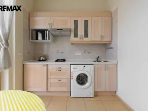 Prodej bytu 1+1, Karlovy Vary - Drahovice, Vítězná, 40 m2