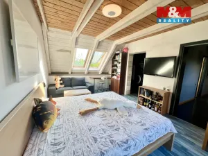 Prodej rodinného domu, Knovíz, 214 m2