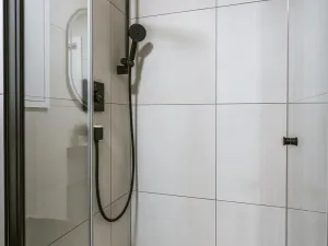 Pronájem bytu 1+kk, Praha - Vršovice, Krymská, 26 m2