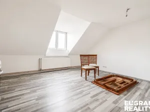 Prodej ubytování, Šluknov, nám. Míru, 330 m2