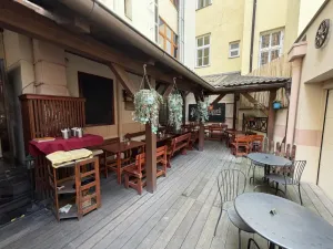 Pronájem restaurace, Praha - Vinohrady, Rumunská, 300 m2