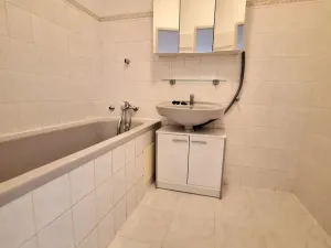 Pronájem bytu 3+1, Pardubice, Na Labišti, 87 m2