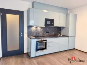 Pronájem bytu 2+kk, Praha - Vysočany, Fafkových, 50 m2