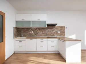 Pronájem bytu 2+kk, Jesenice, Na Okruhu, 50 m2