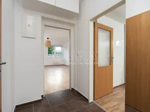 Pronájem bytu 2+kk, Jesenice, Na Okruhu, 50 m2
