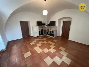 Pronájem bytu 2+kk, Sezemice, Tyršovo náměstí, 43 m2