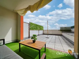 Prodej bytu 1+kk, Praha - Horní Měcholupy, Modenská, 70 m2