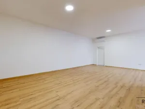 Prodej bytu 3+kk, Třebíč - Vnitřní Město, Karlovo nám., 123 m2