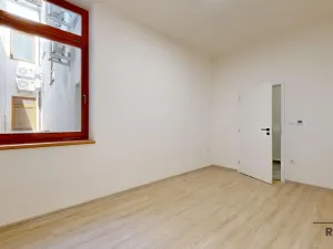Prodej bytu 3+kk, Třebíč - Vnitřní Město, Karlovo nám., 123 m2