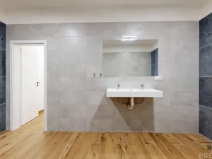 Prodej bytu 3+kk, Třebíč - Vnitřní Město, Karlovo nám., 123 m2