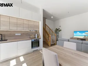 Prodej bytu 4+kk, Stěžery, Zámecká, 110 m2