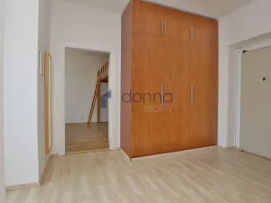 Pronájem bytu 2+kk, Praha, Terronská, 58 m2