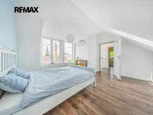 Prodej rodinného domu, Hřebeč, V háji, 165 m2