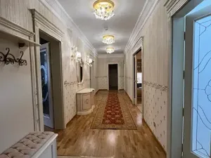 Prodej bytu 4+1, Karlovy Vary, Divadelní náměstí, 145 m2