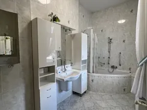 Prodej bytu 3+kk, Karlovy Vary, Poděbradská, 105 m2