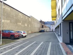 Pronájem garáže, Pardubice - Zelené Předměstí, Bratranců Veverkových, 16 m2