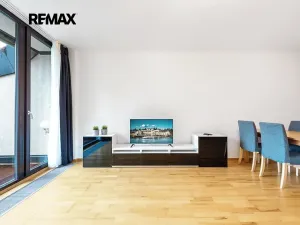 Pronájem bytu 1+kk, Praha - Žižkov, Ke kapslovně, 53 m2