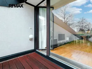 Pronájem bytu 1+kk, Praha - Žižkov, Ke kapslovně, 53 m2