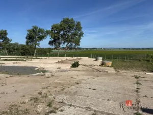 Pronájem skladu, Měník, 5000 m2