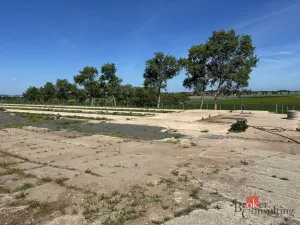 Pronájem skladu, Měník, 5000 m2