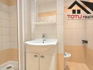 Pronájem bytu 1+1, Jaroměř, nábřeží 17. listopadu, 35 m2