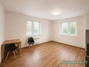 Pronájem bytu 2+kk, Praha - Hloubětín, 39 m2