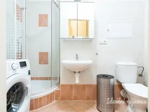 Pronájem bytu 2+kk, Praha - Kbely, Pod Nouzovem, 57 m2