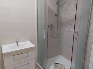 Prodej obchodního prostoru, Praha, Bělohorská, 86 m2