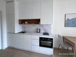 Pronájem bytu 1+kk, Praha - Smíchov, U Lihovaru, 31 m2